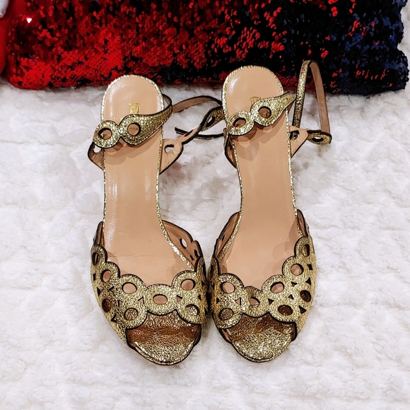 Colisee Paris Shoes - Gold Soft Pumps 😍